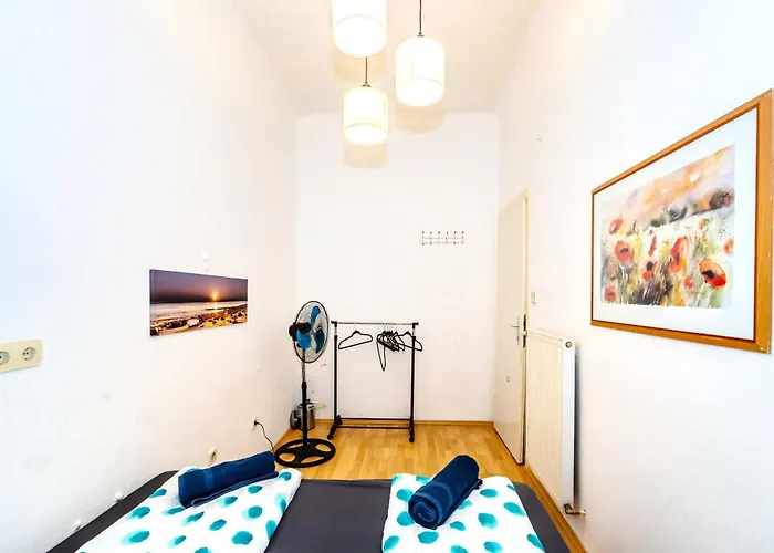 Cozy - 7 Minutes To Schoenbrunn Palace מלון דירות