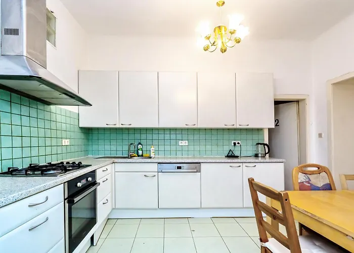 מלון דירות Cozy - 7 Minutes To Schoenbrunn Palace וינה
